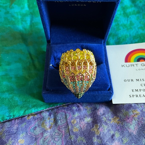 NEW$148 Kurt Geiger LONDON Pave Eagle Ring in Box Rainbow Crystals Gold - Picture 5 of 8